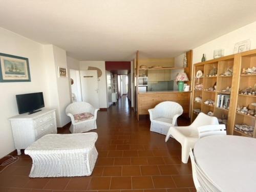 AS21543 - P2 double cabine avec double terrasse vue mer et parking privé
