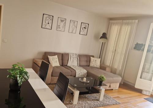 Thiais large apartment near ORLY PARIS 4 à 6 personnes