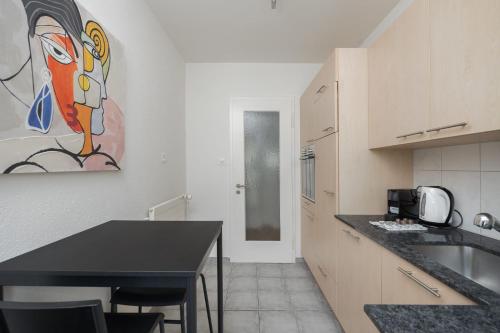 Downtown Dream 2 5BR with Balcony and Style BA 51