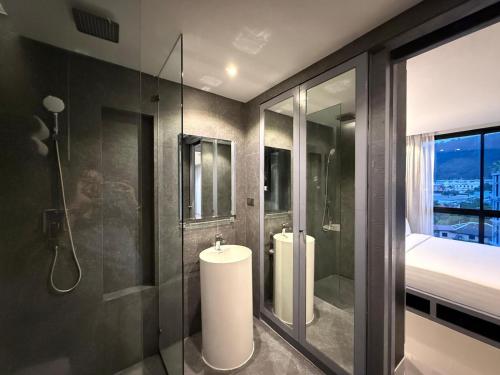 Koupelna v ubytování Citygate Kamala Resort