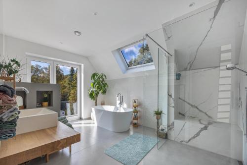 Ένα μπάνιο στο Architektenhaus mit Pool und Sauna
