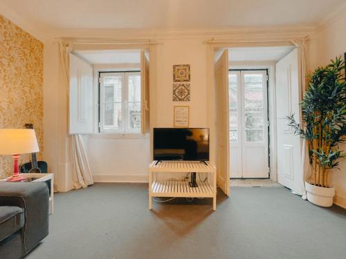 My Fair Lisbon - Trendy Bairro Alto Apartment