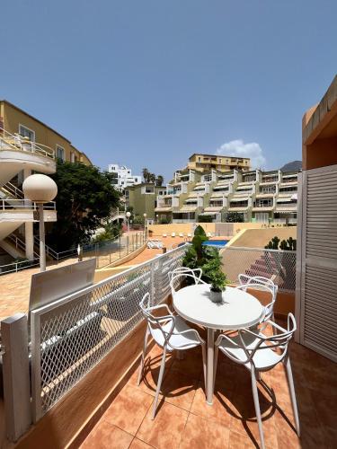 Orlando Poolside Retreat Costa Adeje