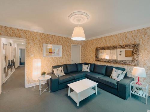 My Fair Lisbon - Trendy Bairro Alto Apartment