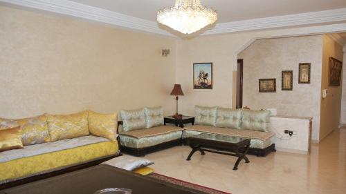 Χώρος καθιστικού στο Darkoum votre appartement