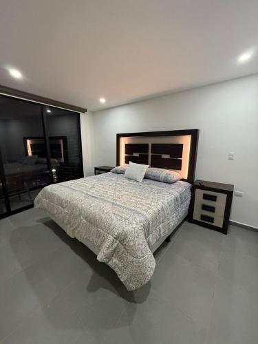 Postel nebo postele na pokoji v ubytování Paradise Apartment at Gallerias Escalon