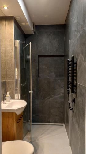 Kúpeľňa v ubytovaní Sunny Apartment Warszawa