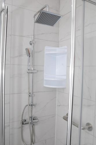 Bilik mandi di Bellelen Apartments - KUMQUAT