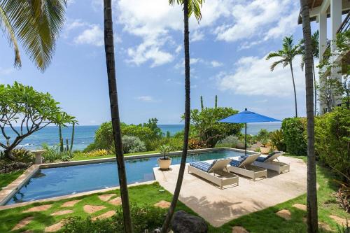 Πισίνα στο ή κοντά στο Casa Ohana - 5 BR Ocean Front Home in Playa Negra, CRC