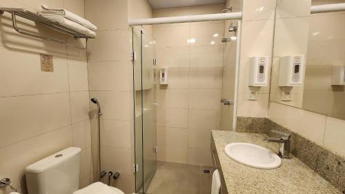 Ένα μπάνιο στο Aconchegante Flat Serra Class