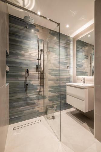 Riviera Premier Suites