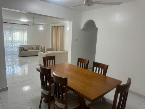 Galeriebild der Unterkunft Grey Pearl Apartments - 3Bdr Villa in Malindi