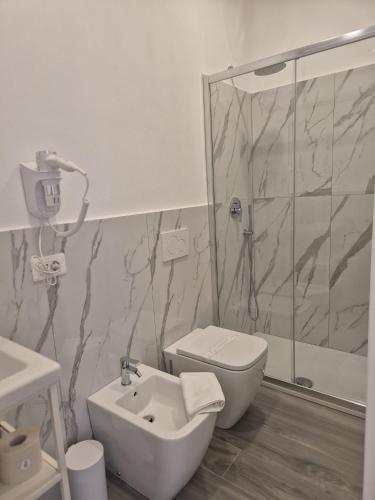 Ένα μπάνιο στο Annita's Rooms