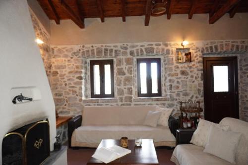 Foto dalla galleria di Ogustus Four Seasons Residence a Koupiá