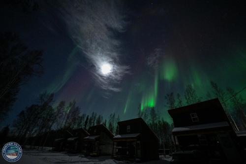 Gambar di galeri bagi The Lazy Lynx - Frontier Village di North Pole