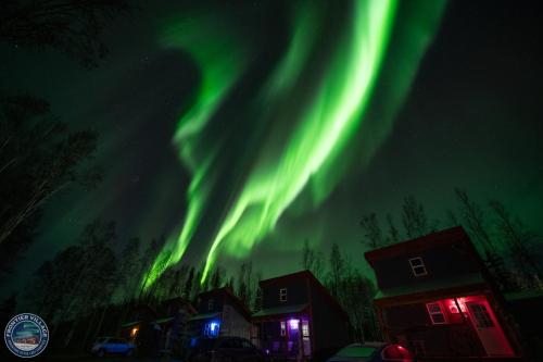 Gambar di galeri bagi The Lazy Lynx - Frontier Village di North Pole