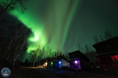 Gambar di galeri bagi The Lazy Lynx - Frontier Village di North Pole