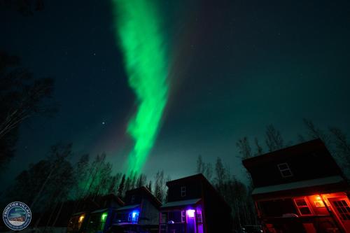 Gambar di galeri bagi The Lazy Lynx - Frontier Village di North Pole