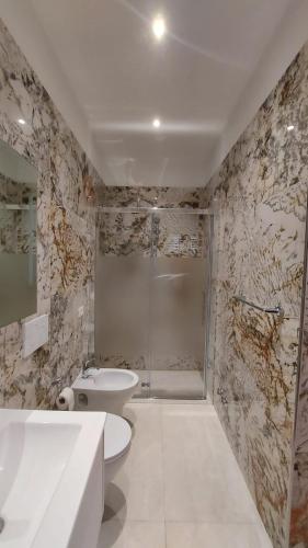 Ένα μπάνιο στο Ninfa Bed and Breakfast