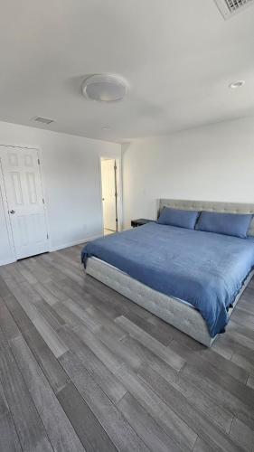 Кровать или кровати в номере 3 Bedroom Renovated Model House