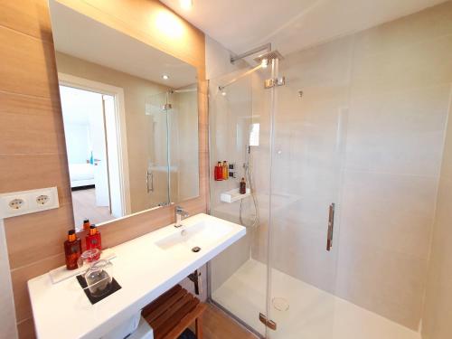 Bilik mandi di Boutique Hotel Tierra Buxo - Adults Only