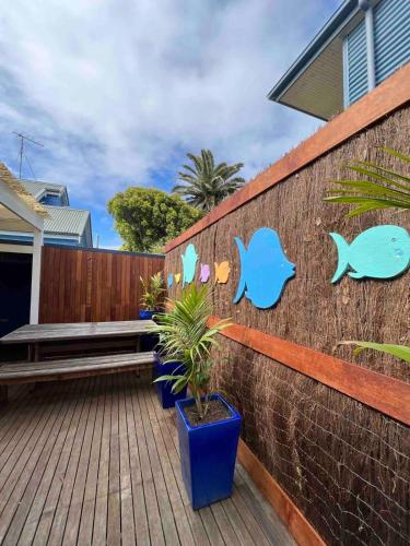 Gambar di galeri bagi #1 Dog friendly house OPPOSITE the BEACH di Torquay