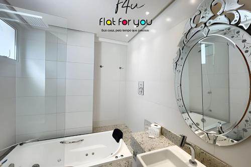 Ένα μπάνιο στο #1608# Lindo Duplex c/ banheira.