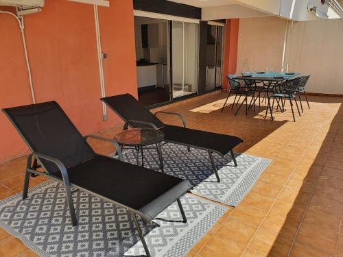 La terrasse du Club Wifi Clim Piscine - Centre ville - ROSSIconciergerie - Linge inclus