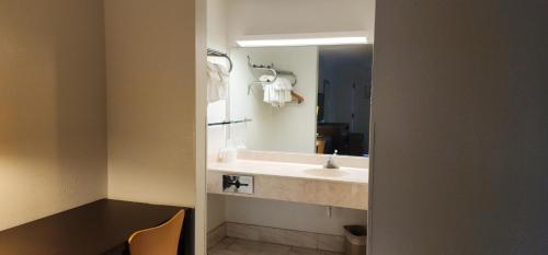 Gambar di galeri bagi Motel 6 Fancy Gap Virginia di Fancy Gap