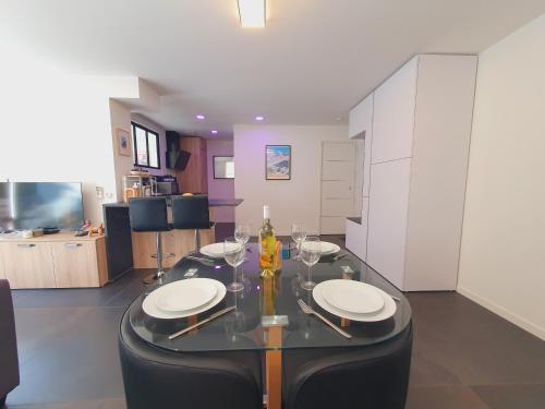 Fotografie z fotogalerie ubytování T2 cœur de ville moderne CLIM WIFI Terrasse - ROSSIconciergerie - Linge en option v destinaci La Grande-Motte