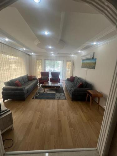 Posezení v ubytování Modern Villa with Pool in Didim - Dream Vacation