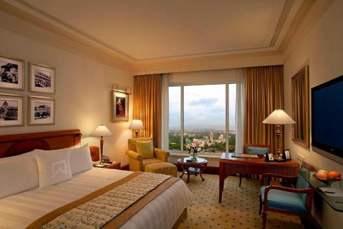 Televiisor ja/või meelelahutuskeskus majutusasutuses ITC Grand Central, a Luxury Collection Hotel, Mumbai