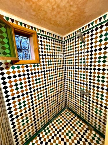 Un baño de Riad Phœnix
