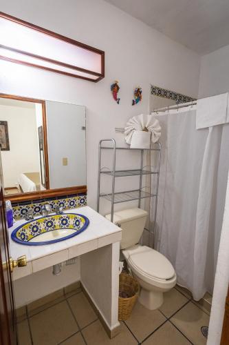 ห้องน้ำของ Las Mariposas Hotel & Studios