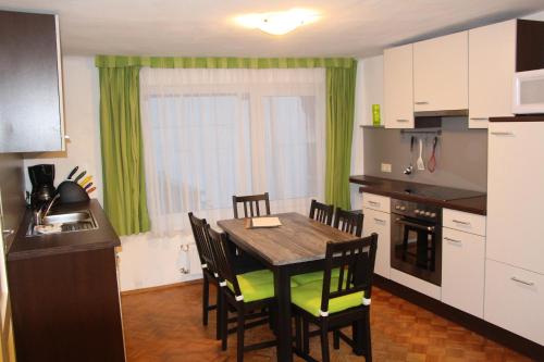 Η κουζίνα ή μικρή κουζίνα στο Stadtappartements Oppeneiger