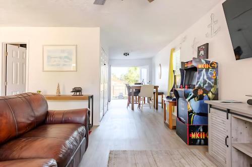 OceanView Oasis - Relax with Hot Tub, Breakfast, Fire Pit & Putting Green! photo 5