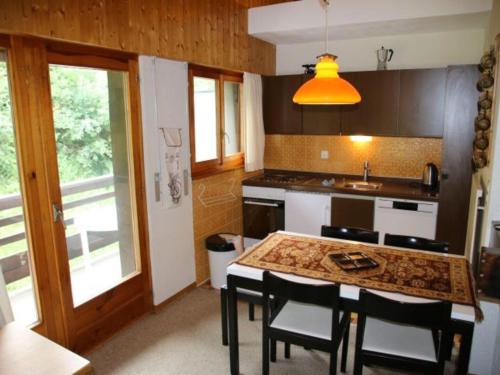 Cozy apartment with Rhône Valley view