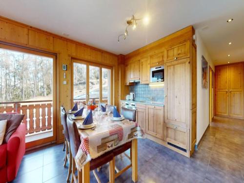 Centrally-located apartment for 6