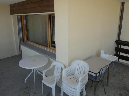 Spacious apartment near cable car