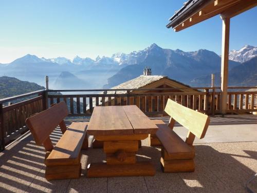 Chalet in Veysonnaz near Ski Slopes