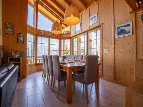 Chalet in Veysonnaz near Ski Slopes