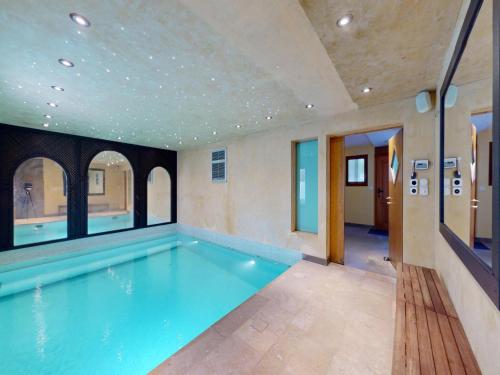 Majestic chalet with indoor pool
