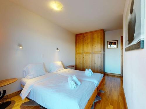 Apartment in Veysonnaz with Ski-In Ski-Out