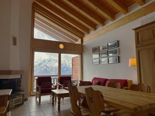 Pleasant apartment with balcony