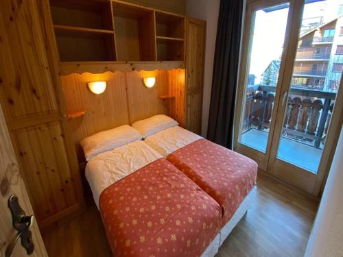 Lavish apartment with paid sauna