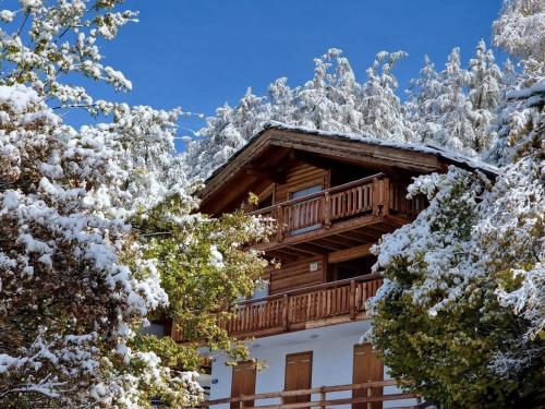 Chalet in Veysonnaz with balcony