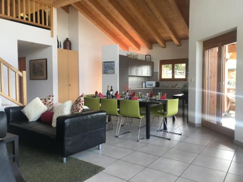 Authentic Apartment With Mountain View