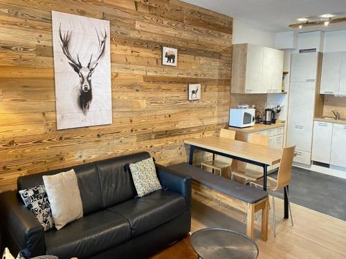 Apartment in Veysonnaz with ski room