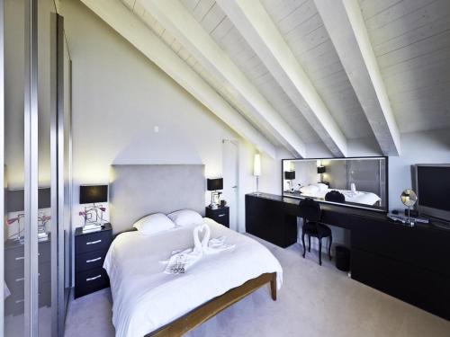 Chalet in 4 Valleys near Ski Lift
