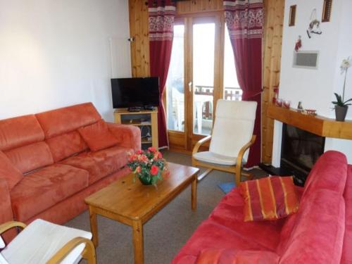 Valley-view apartment in Veysonnaz